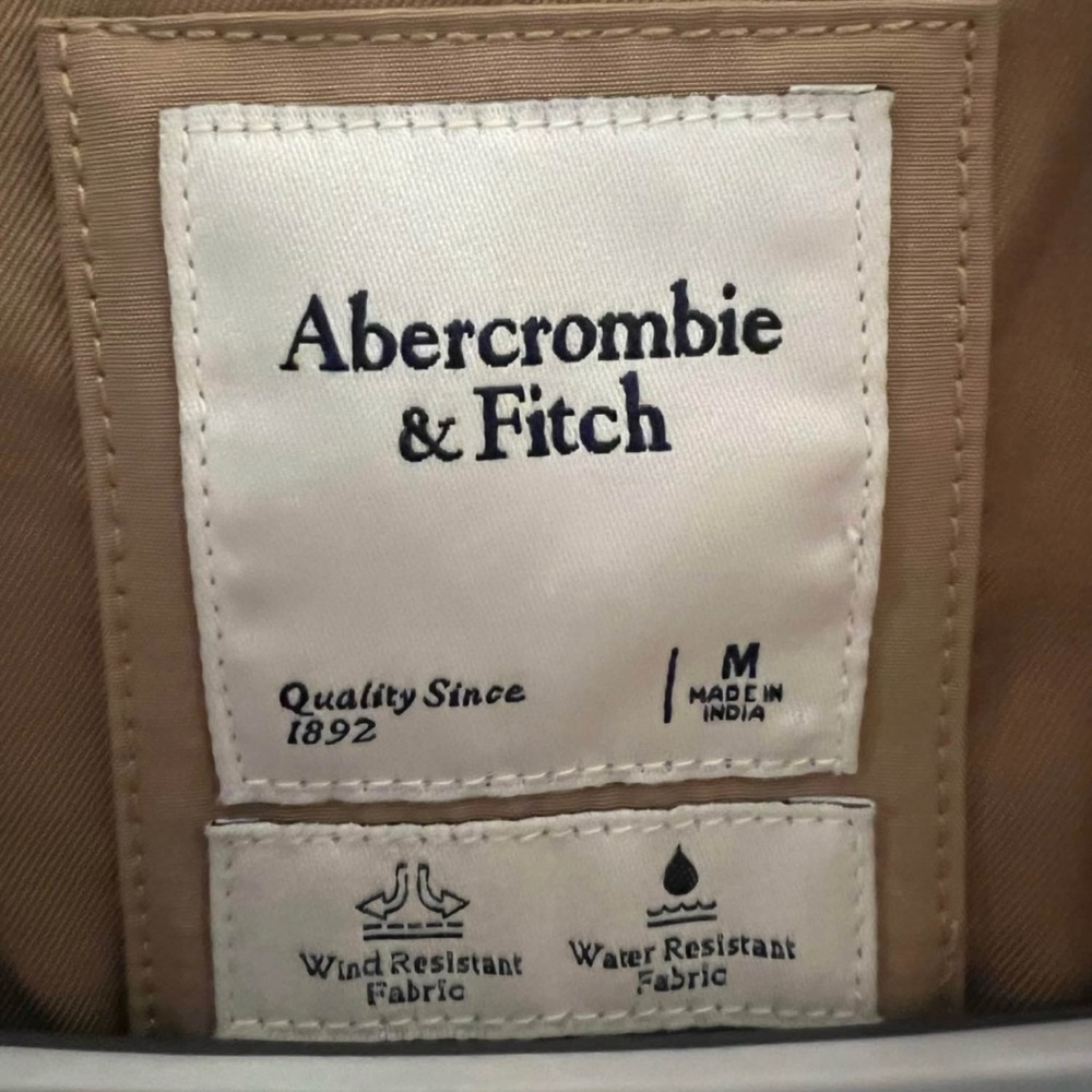 Abercrombie & Fitch Trench Coat Size Medium Never worn Water & wind resistant - Picture 3 of 3